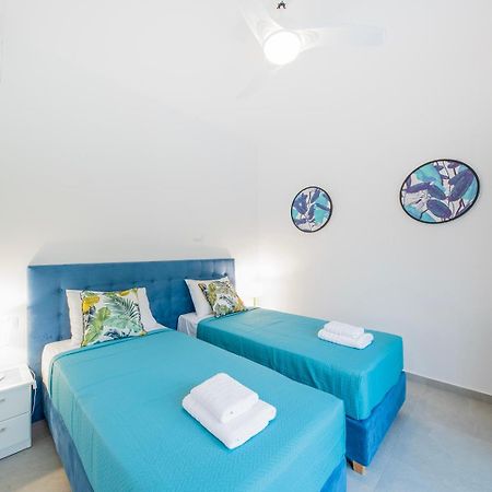 Villa Ami, Roda, Corfu: 10 Guests, Heated Pool, Private Mini Golf, Pool Table & More!! 外观 照片