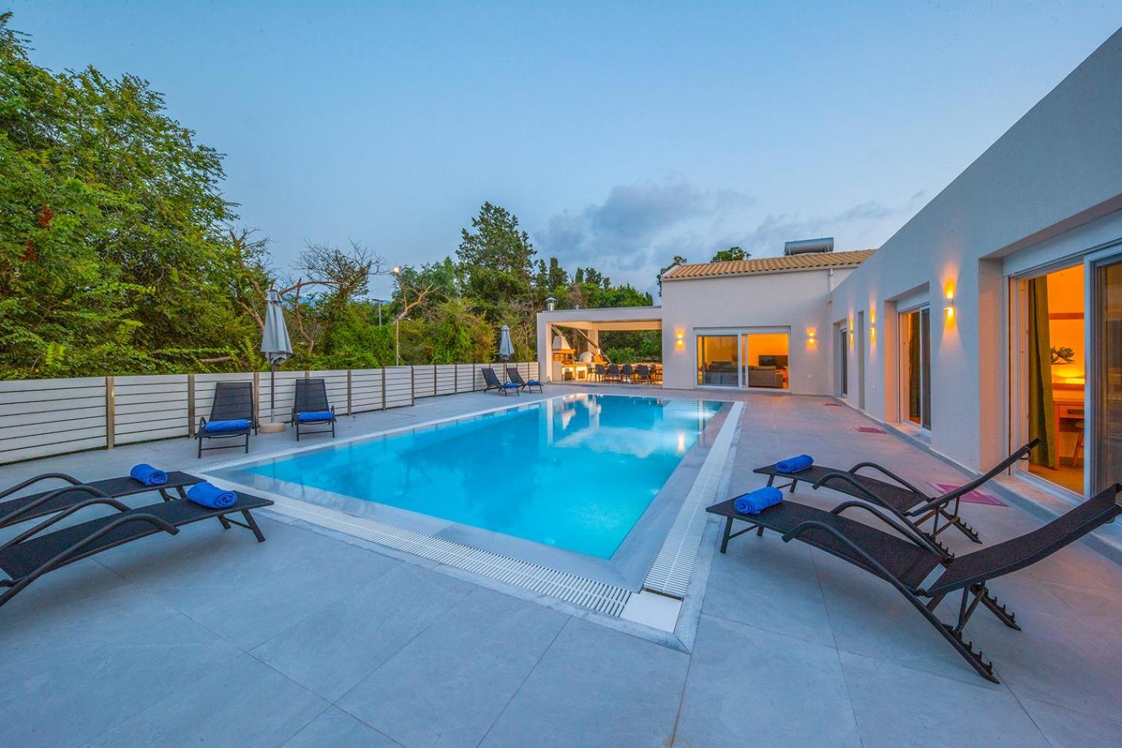 Villa Ami, Roda, Corfu: 10 Guests, Heated Pool, Private Mini Golf, Pool Table & More!! 外观 照片