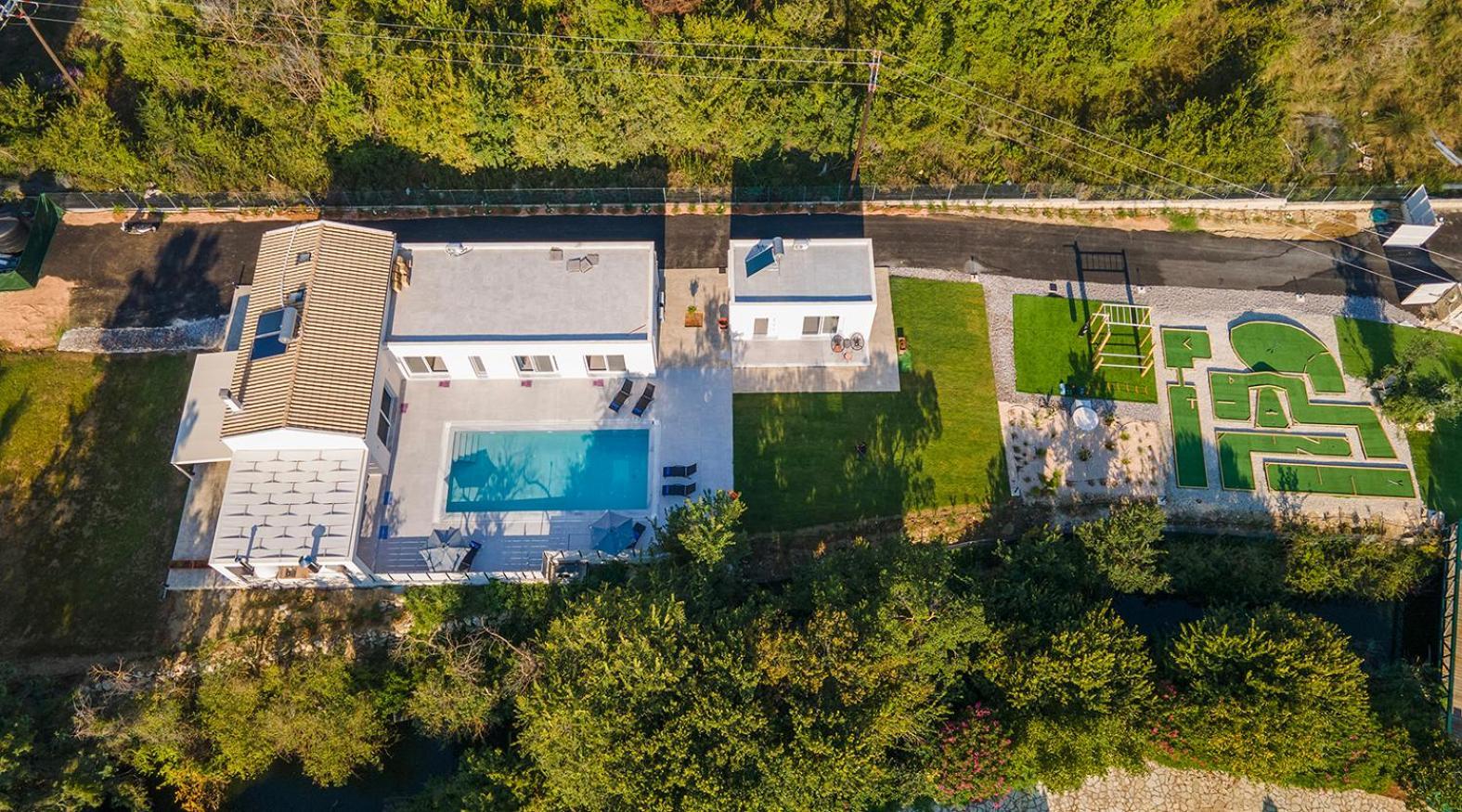 Villa Ami, Roda, Corfu: 10 Guests, Heated Pool, Private Mini Golf, Pool Table & More!! 外观 照片