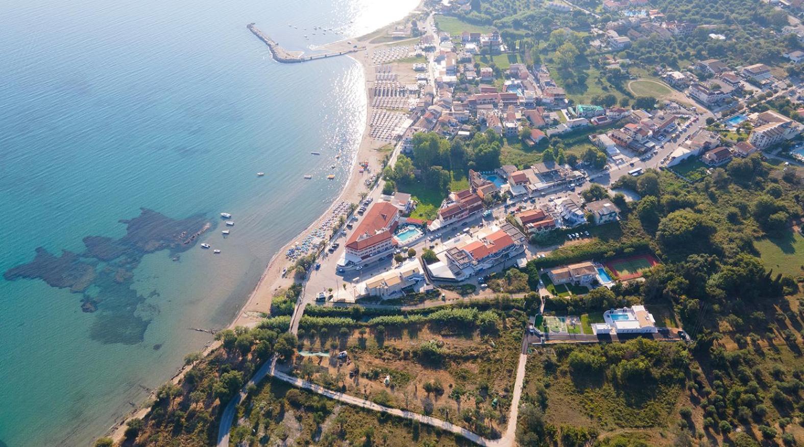 Villa Ami, Roda, Corfu: 10 Guests, Heated Pool, Private Mini Golf, Pool Table & More!! 外观 照片